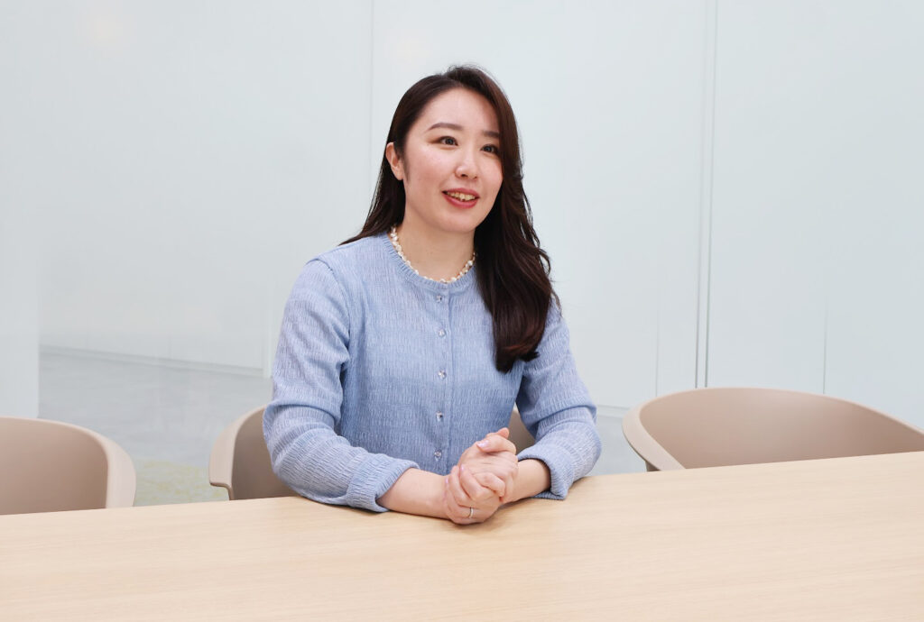 高見澤さんのインタビュー写真その1